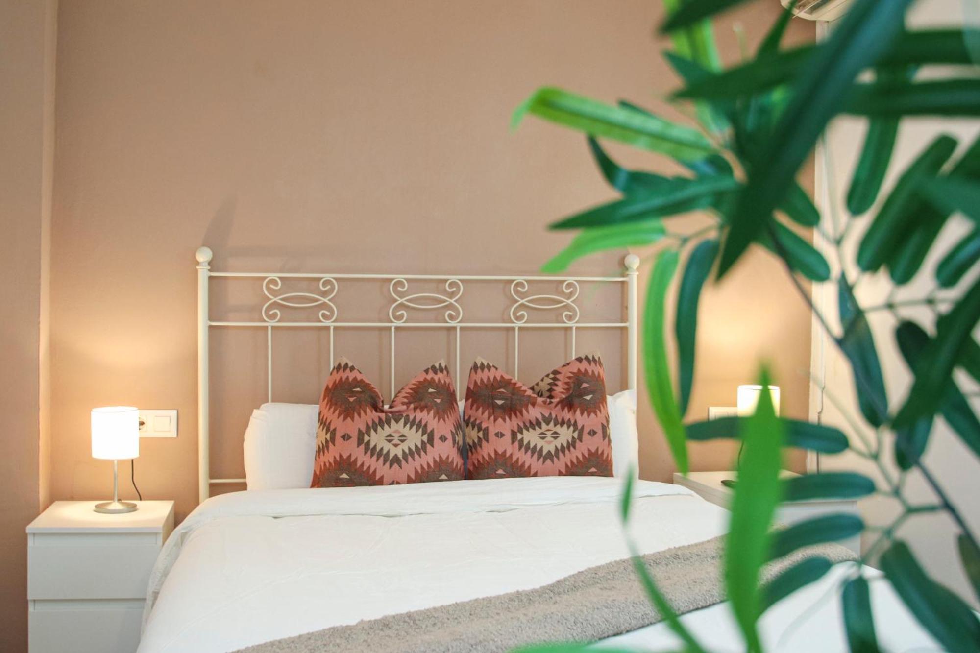 Spacious 2 Bedroom Apt In The Heart Of Triana Sevilla Buitenkant foto